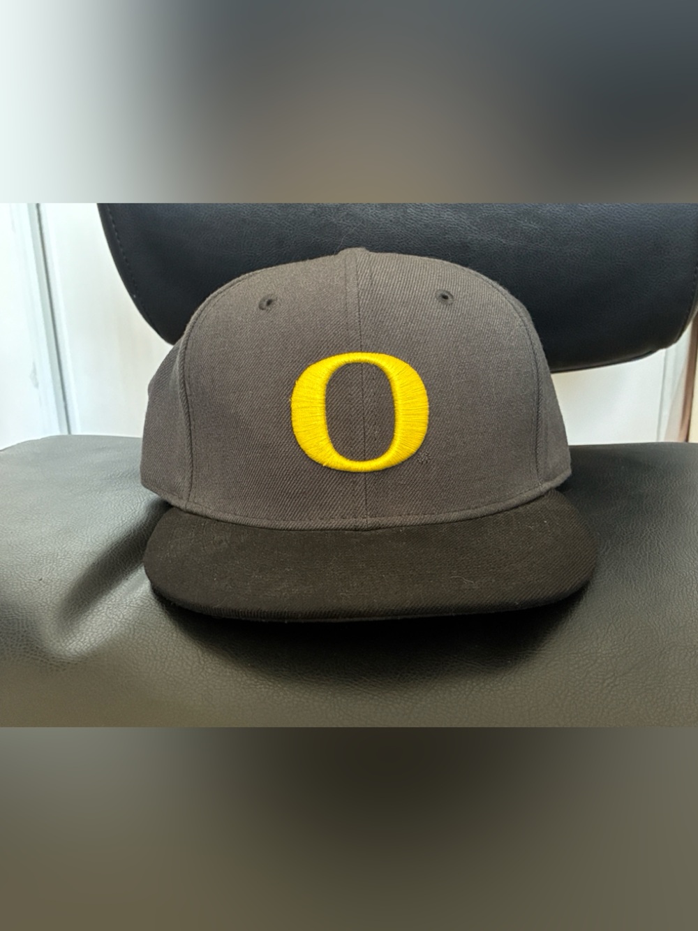 Preowned Nike Black and Charcoal Oregon Ducks Hat-Size 7 1/4 (54 cm)